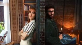 Novo fenômeno: A comédia romântica "Uma Parede Entre Nós", segue no Top 10 da Netflix