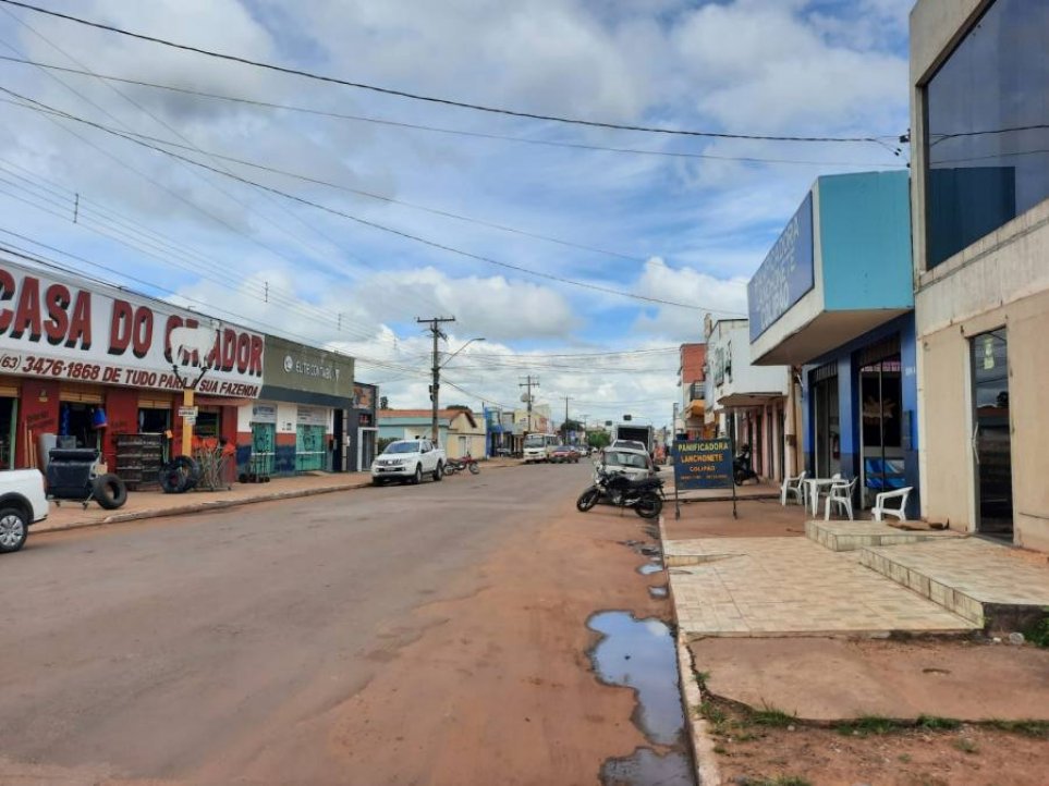 Avenida Pedro Ludovico, Colinas do Tocantins - TO. 