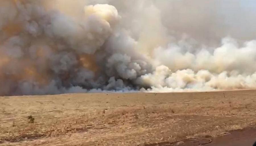 Bombeiros controlam incÃªndio de grandes proporções em Buritirana, distrito de Palmas