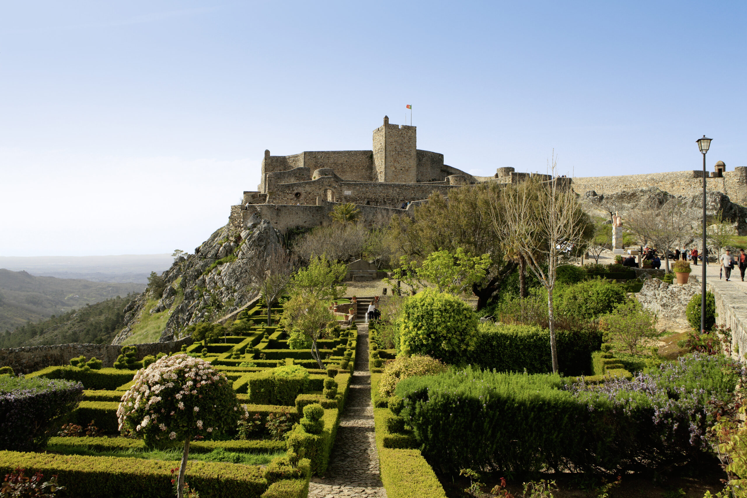 Vista panorâmica do Castelo de Marvão, um dos pontos turísticos mais deslumbrantes do Alentejo, Portugal.