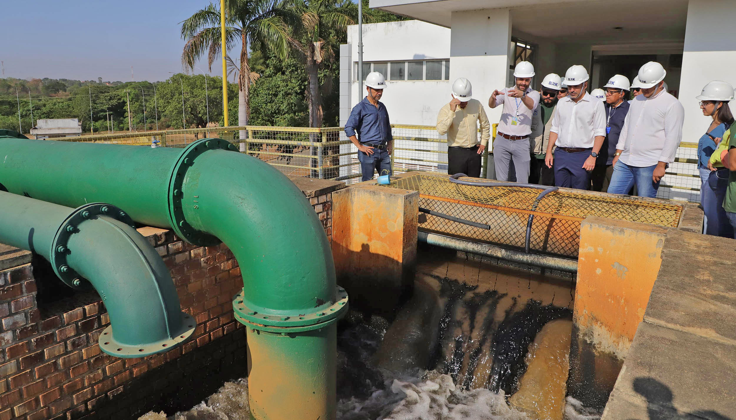 No local, a equipe do Governo do Tocantins acompanhou de perto o processo de tratamento da água . Crédito Aldivan Nogueira