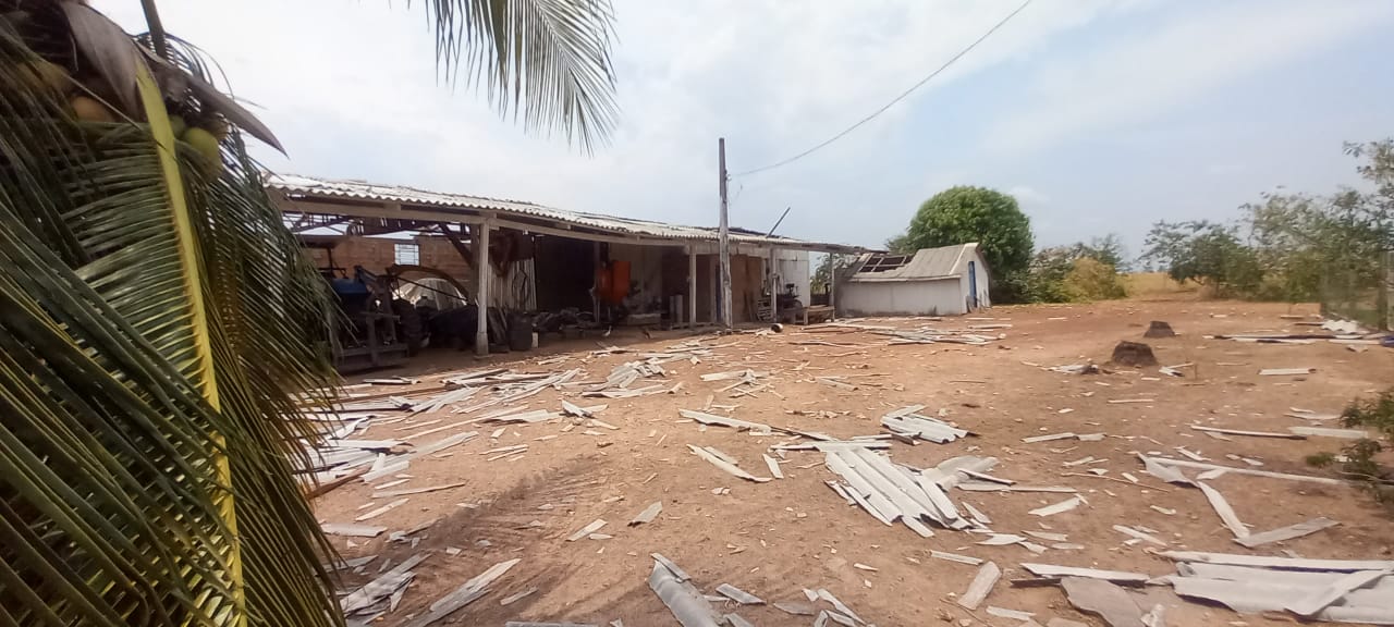 Tocantins enfrenta clima severo nesta semana de eleições, com 72 mil raios e ventos fortes que danificaram 50 postes, sem impacto no processo eleitoral.