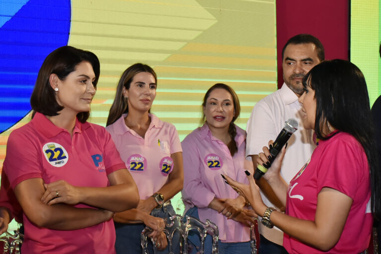 anad Valcari ao lado de Michelle Bolsonaro em evento com mulheres em Palmas, reforçando o pedido de voto feminino. Foto: Divulgação.
