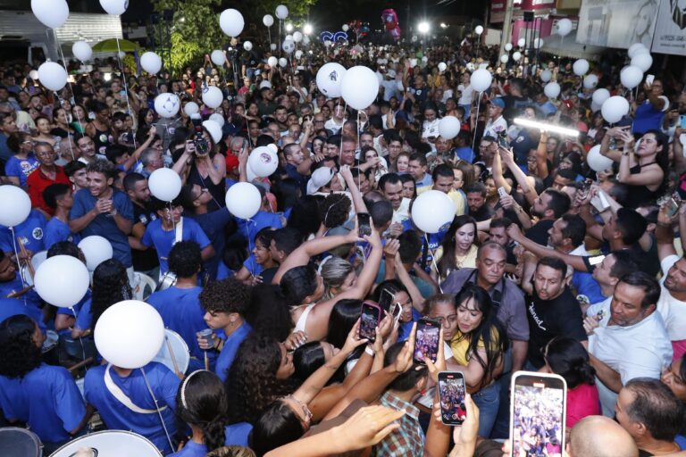 O evento também contou com a presença do candidato a vice-prefeito de Janad, Pedro Cardoso (Republicanos); do ex-prefeito de Palmas, Fenelon Barbosa; da prefeita de Gurupi, Josi Nunes (UB); do prefeito de Porto Nacional, Ronivon Maciel (UB); do prefeito de Paraíso, Celso Morais (MDB); além da primeira-dama do Tocantins, Karynne Sotero; da esposa do senador Eduardo Gomes, Arlinda Gomes; dos deputados federais Pedro Júnior (PL), Carlos Gaguim (UB) e Ricardo Ayres (Republicanos); do deputado estadual Leo Barbosa (Republicanos); além de vereadores eleitos e reeleitos na Capital. (Crédito: PL/TO)