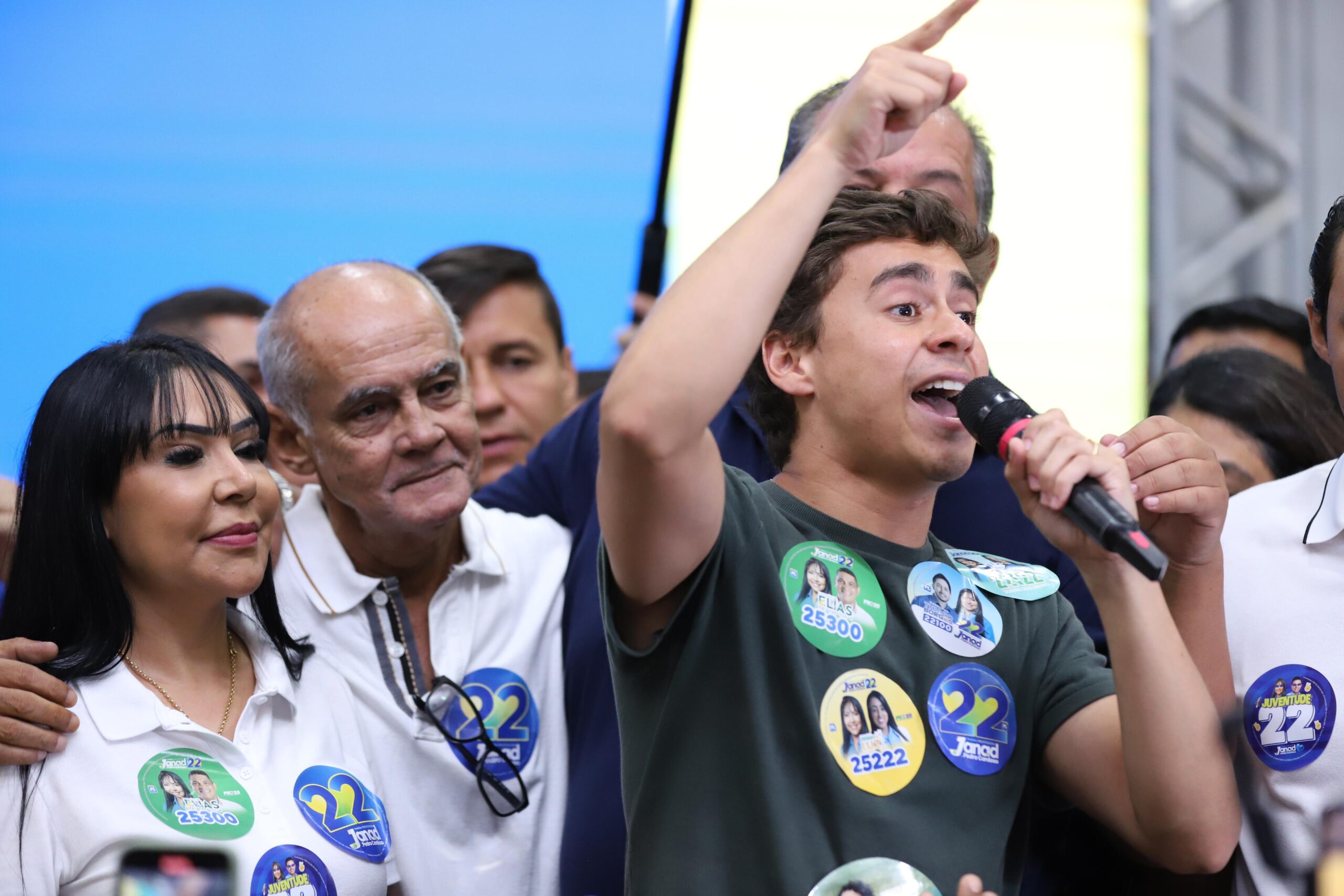 Nikolas Ferreira em em Palmas,  ao lado de Janad Valcari, candidata à Prefeitura.