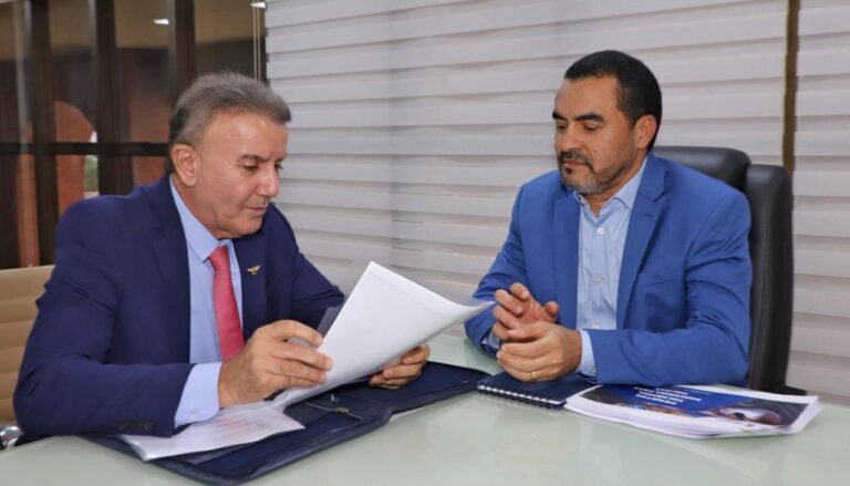 Prefeito eleito Eduardo Siqueira Campos e governador Wanderlei Barbosa debatem planos de infraestrutura e desenvolvimento para Palmas.