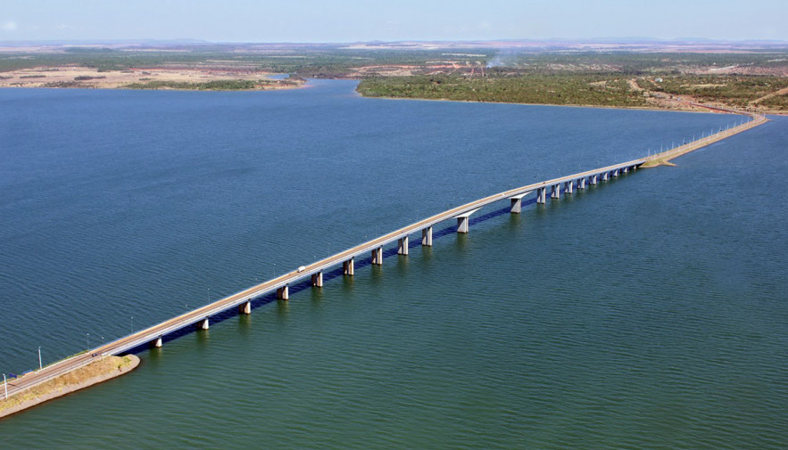 Lago de Palmas: um refúgio de tranquilidade no coração do Tocantins, perfeito para esportes náuticos, passeios e apreciar o pôr do sol.