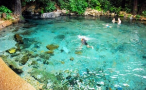 O cenário selvagem das Serras Gerais é um convite para explorar cânions, grutas e cachoeiras em uma das regiões menos exploradas do Brasil