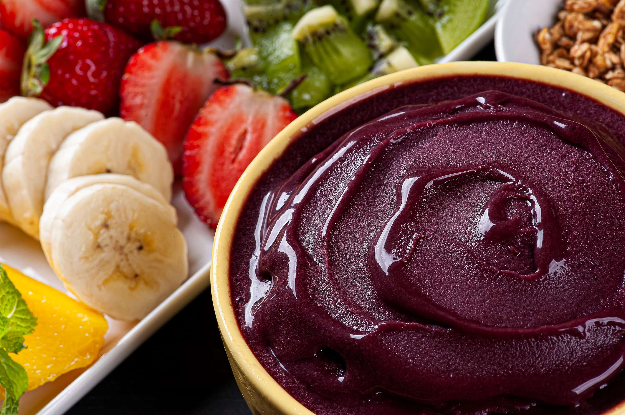 Açaí: do cultivo à mesa, um fruto que move economias e conquista paladares no Brasil e no mundo