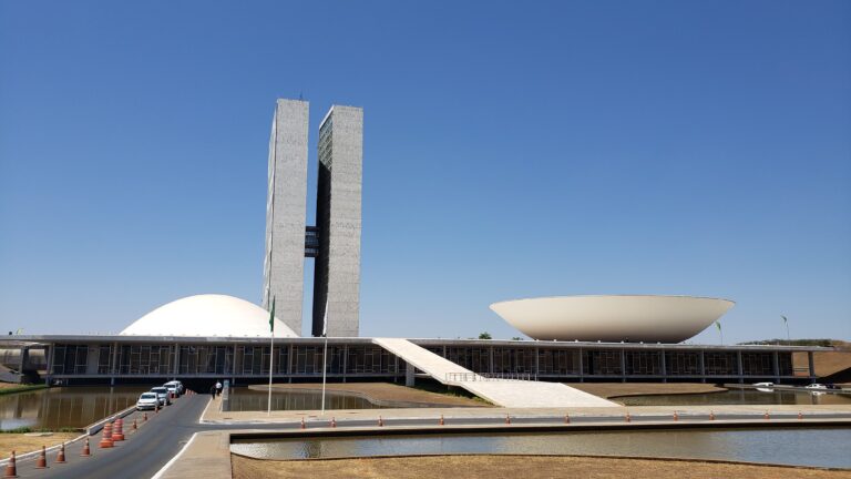 Debate sobre PEC do fim da escala 6×1 mobiliza Congresso e divide opiniões