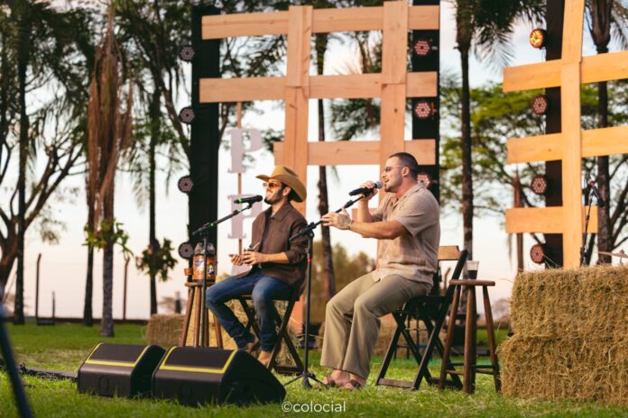 Pedro Paulo & Alex durante a gravação de “Acústico Sem Limites – PPA (Ao Vivo)”, um retorno às raízes do sertanejo apaixonado