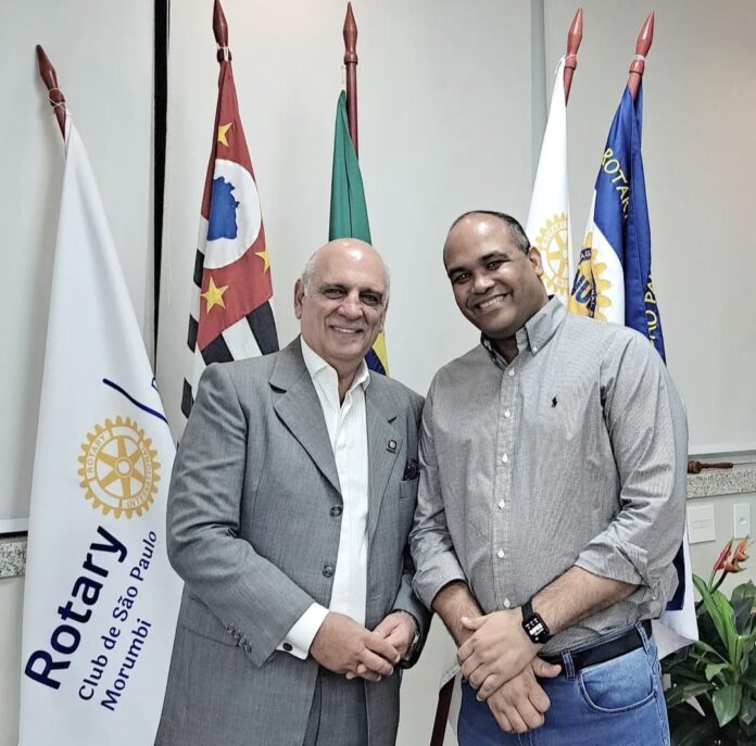 Cesar Romão fala sobre Inteligência Artificial em palestra ministrada no Rotary Morumbi em São Paulo