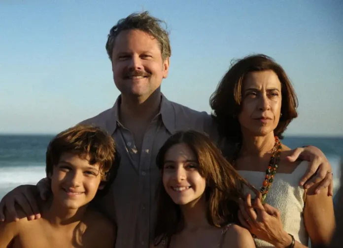 Walter Salles e Fernanda Torres celebram a vitória de 'Ainda Estou Aqui' no Oscar 2025, marcando um momento histórico para o cinema brasileiro.