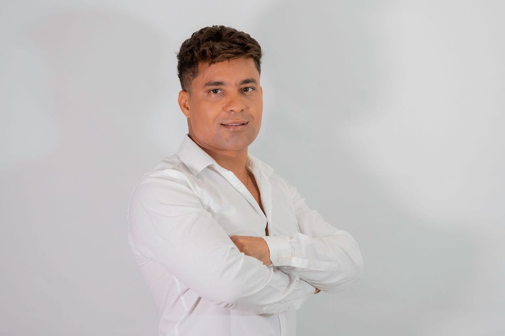 A Trajetória de Rozemario Bomfim: Da Enfermagem à Estética