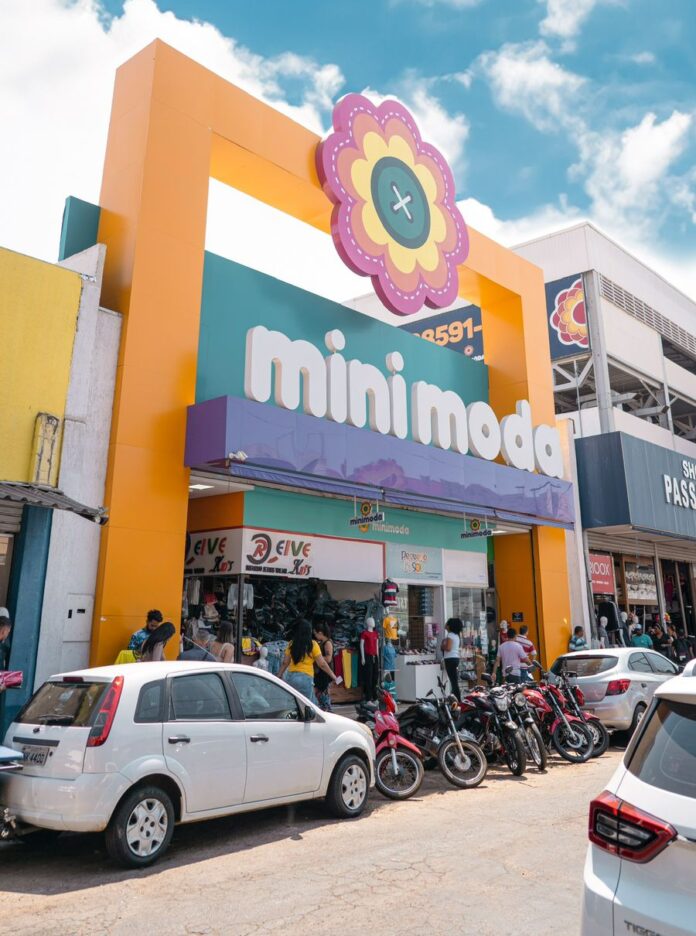 Shopping Mini Moda, na Região da 44, em Goiânia, concentra 18 lojas especializadas em moda infantojuvenil e recebe lojistas de todo o país. Crédito: Divulgação/Mega Moda