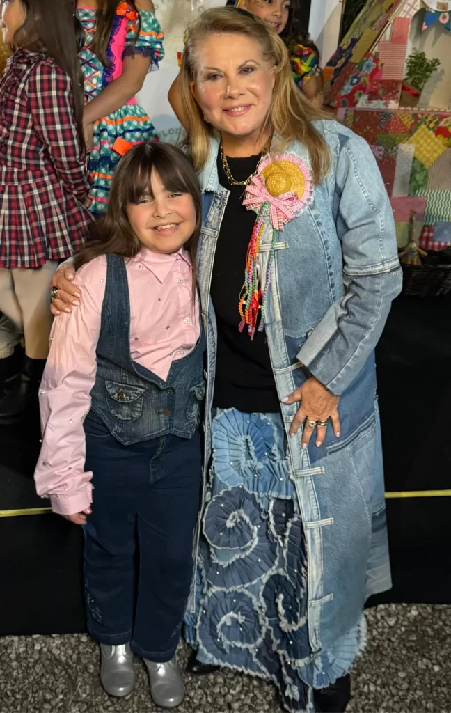 Nádia Bacchi, mãe de Karina Bacci, convida Sandy Mel e sua turma para festa junina da ONG florescer
