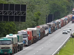 Vicentinho Júnior entrega relatório da MP 1050 e diz que documento atende reivindicações do setor; documento regulamenta peso máximo de cargas