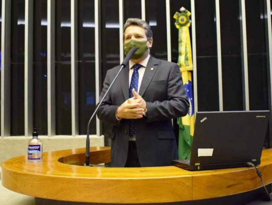 Damaso vota a favor de proposta de alteração de regras do Imposto de Renda