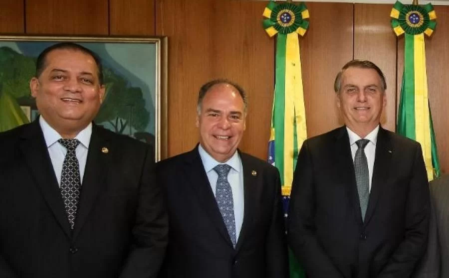 MDB do Senado pressiona Eduardo Gomes e Fernando Bezerra a deixarem a liderança do Governo