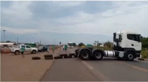 Miranorte também realiza manifestação e agora são quatro bloqueios parciais no Estado; Desmobilização não tem prazo para iniciar