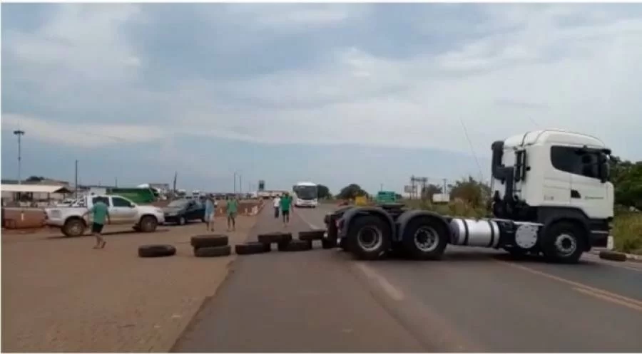 Miranorte também realiza manifestação e agora são quatro bloqueios parciais no Estado; Desmobilização não tem prazo para iniciar