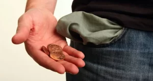 Para economista, valor do salário mínimo deveria ser em torno de R$ 5 mil reais para suprir necessidades de família de quatro pessoas