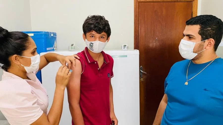 Cidade de Couto Magalhães segue aplicando vacinas anti Covid-19 nos jovens de 12 a 17 anos