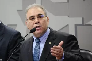 Diagnosticado com a covid-19, ministro Marcelo Queiroga divulga mensagem antivacina