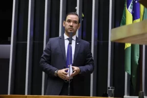 Vicentinho Júnior relata e aprova na Comissão Mista de Orçamento créditos que fortalecem a reforma tributária e garantem recursos para segurança, turismo e desenvolvimento regional
