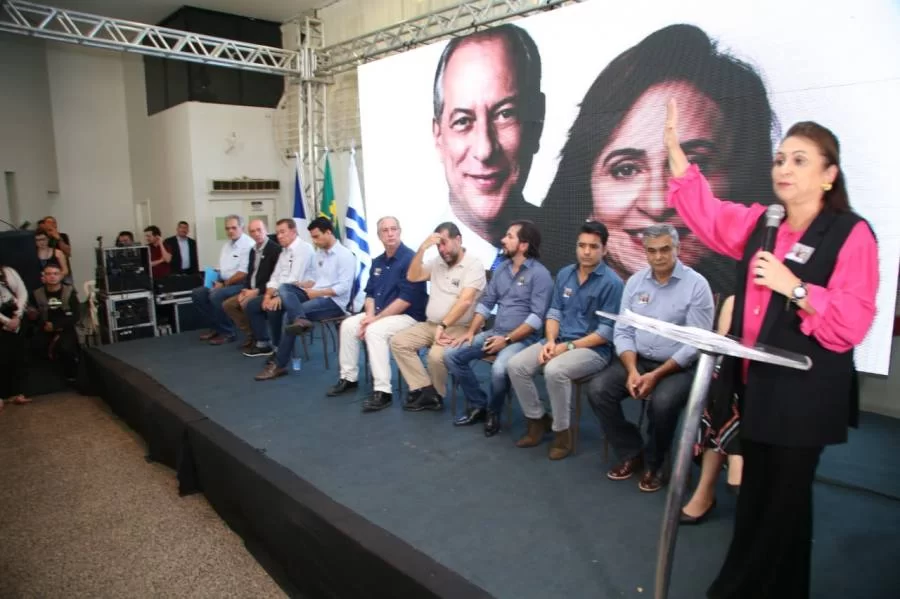 Ciro Gomes e KÃÂ¡tia Abreu se reÃÂºnem com setor produtivo e lideranÃÂ§as polÃÂ­ticas Tocantinenses