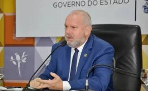 Carlesse confirma pretensão de disputar reeleição e afirma que também estuda um plano B