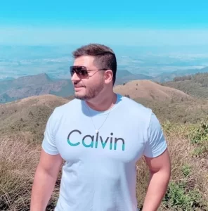 Flávio Oliveira filho do deputado Villmar celebra passagem de idade nova