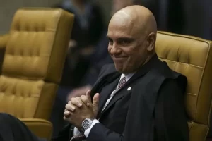 Moraes autoriza PF colher o depoimento de Bolsonaro; Inquérito apura interferÃªncia na polícia