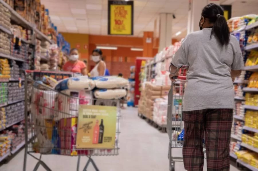 Queda em alguns produtos da cesta básica compensam o aumento de outros, diz pesquisa feita pelo Diário Tocantinense; Confira