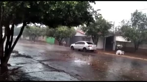 Chuva forte em Colinas do Tocantins neste feriado, volta a causar pequenos estragos em imóveis