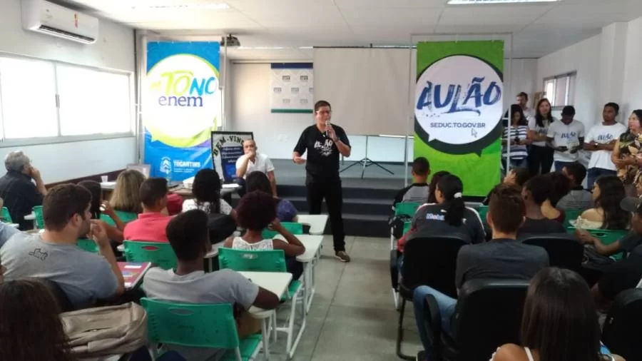 Estudantes das DREs de Arraias e Colinas recebem primeiro aulÃÂ£o do projeto #ToNoEnem