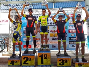Palmas Cycling Team fatura tÃÂ­tulos na Bahia e na capital