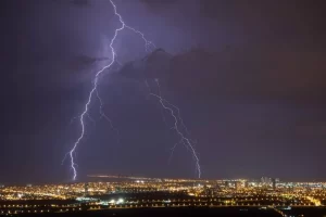 Dados do INPE! Em um único dia, Tocantins registrou mais de 55 mil raios