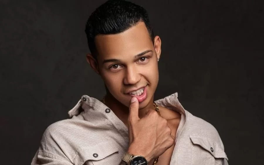 Vitinho Imperador: dono do hit "Volta Rapariga" faz show em Palmas; Artista se apresenta ás 23h