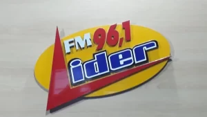 Rádio Líder FM comunica que sinal da antena está fora do ar e serviço deverá ser restabelecido em breve; Programação está funcionando na internet