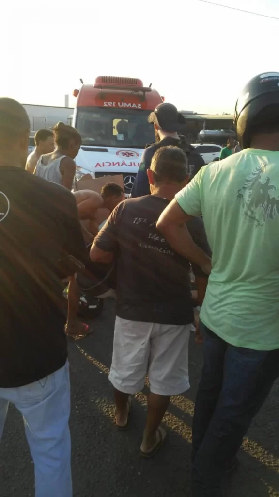 Mulher se envolve em acidente e morre em AraguaÃÂ­na