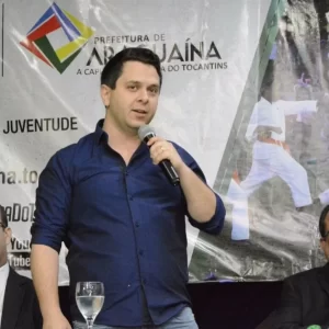 Filho de Ronaldo Dimas pede voto para CÃÂ©sar Halum em santinho, mas nega apoio ao candidato