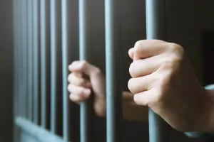Justiça condena a 16 anos de prisão homem acusado de ter matado homem a golpes de foice