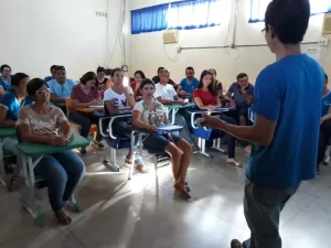 Escola de Tupirama promove palestra sobre relacionamento interpessoal para servidores