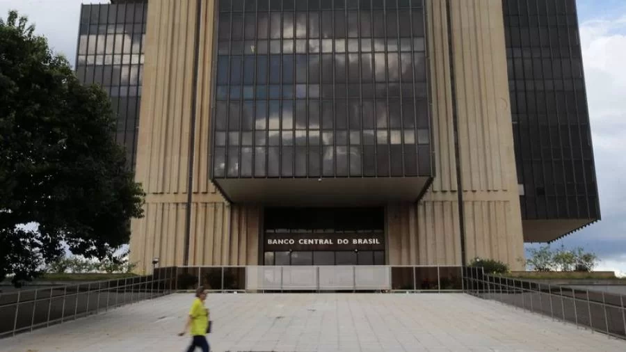 Mercado: Banco Central do Brasil eleva projeção da inflação para 10,12%