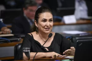 Kátia conquista aval de Bolsonaro para buscar vaga de ministra do Tribunal de Contas da União