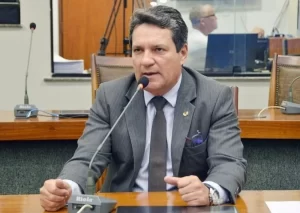 Damaso vota a favor de 14Âº salário a aposentados e pensionistas