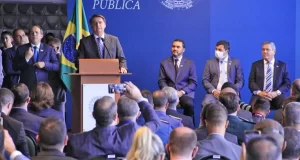 Wanderlei Barbosa recebe das mãos do presidente Bolsonaro mais de R$ 3 milhões em equipamentos para a segurança pública