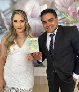 Em resort particular regado de música ao vivo, doutor multas oficializou sua união matrimonial na última sexta-feira 26