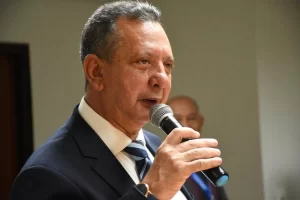 Com pedidos de impeachment contra Carlesse, Andrade precisará decidir